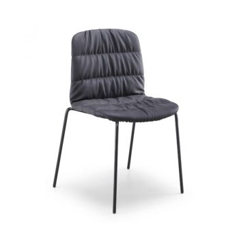 Silla con base en acero cromado o lacado. Asiento y respaldo tapizados en tela